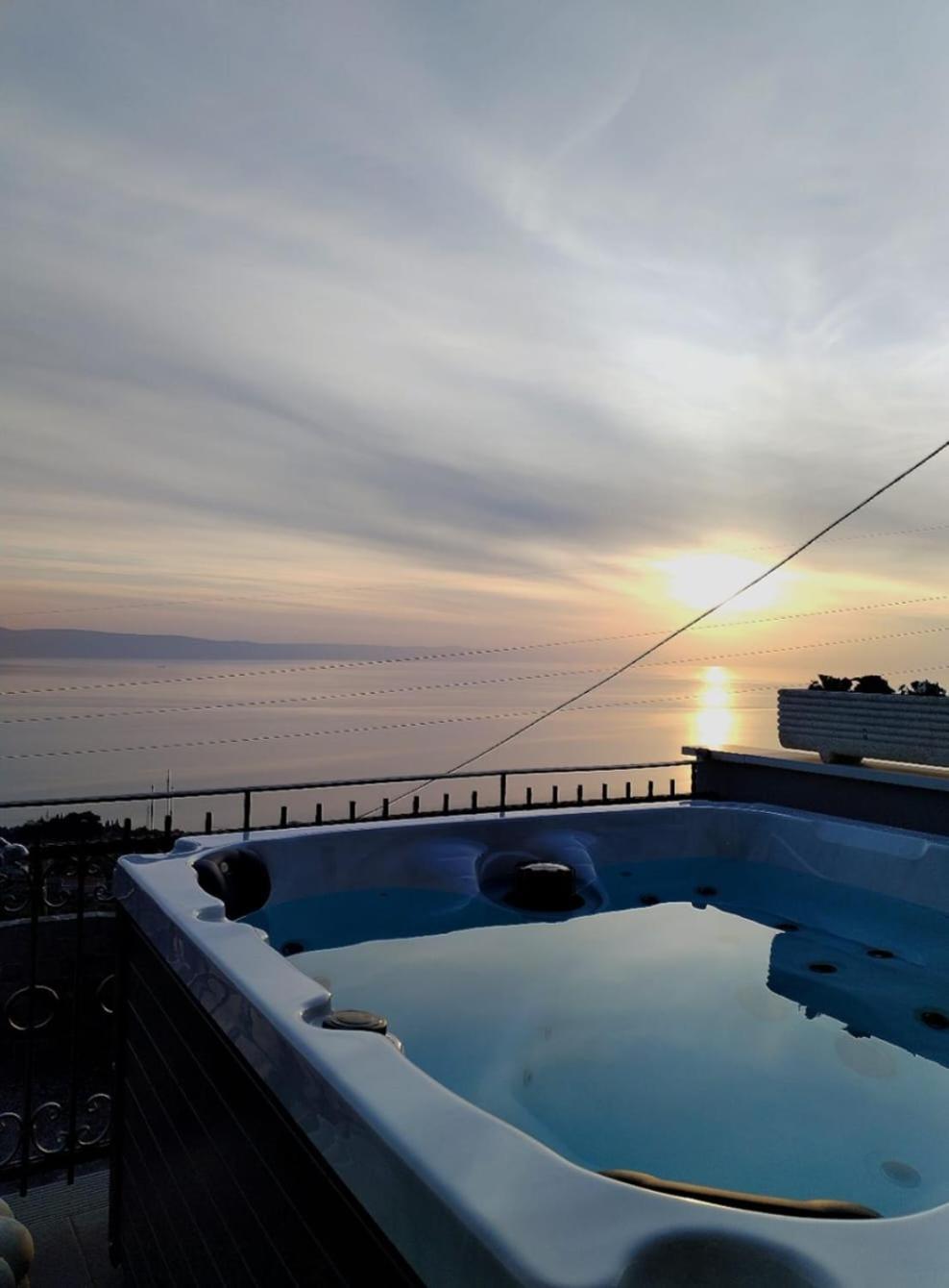 Holliday Home Alida With Jacuzzi Podgora Exteriér fotografie